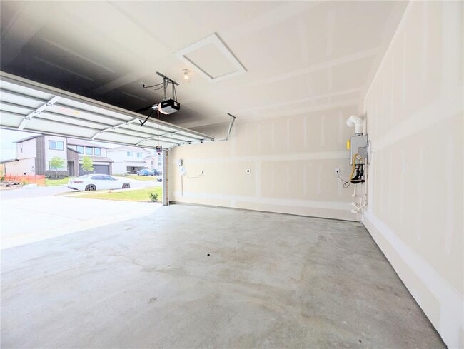 Building Photo - 9400 Oxbow Strap Dr