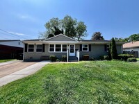 Building Photo - Gorgeous fully renovated 4 bedroom home in...