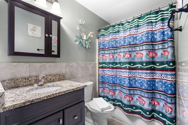 Building Photo - Free Utilities!! Seasonal Rental Available from Sept 10, 2025 through March 31, 2026