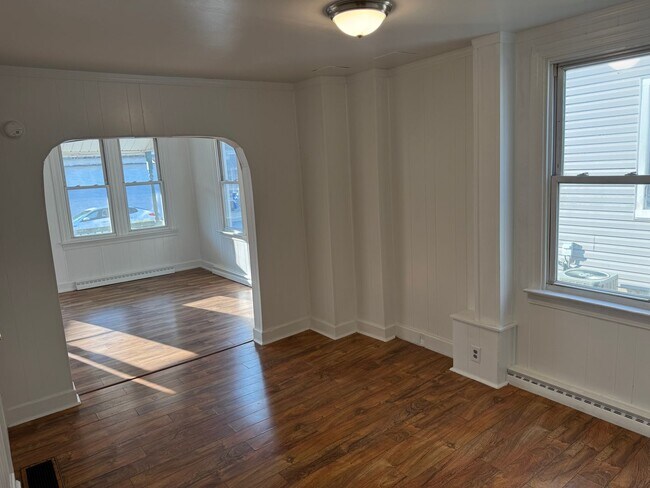 Building Photo - 638 N Franklin St
