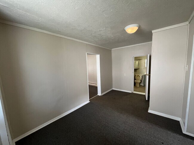 Building Photo - One Level House off Campbell Avenue