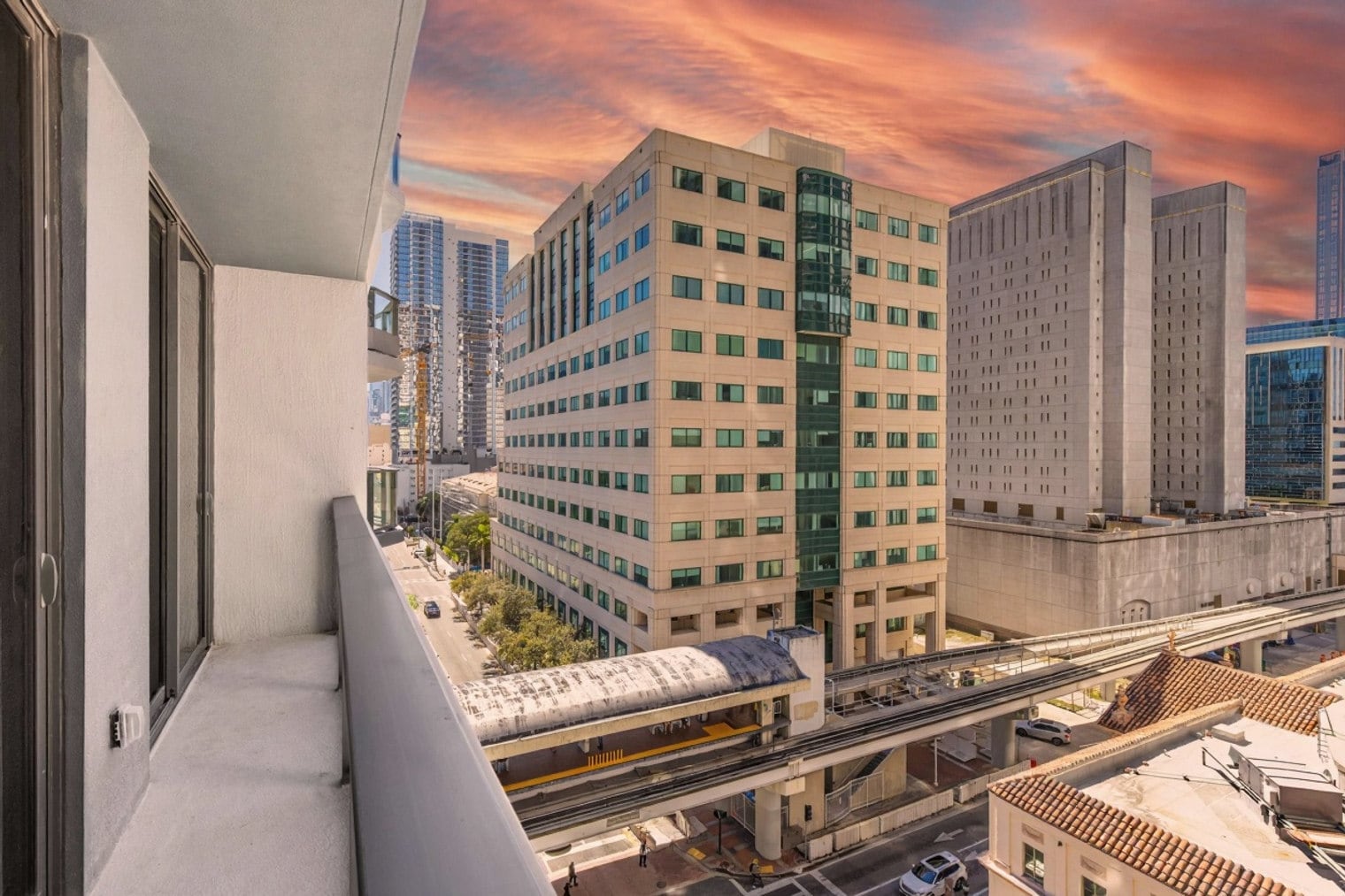 Building Photo - 501 NE 1st Ave