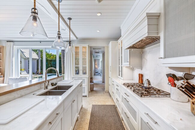 Building Photo - 2310 23rd St W