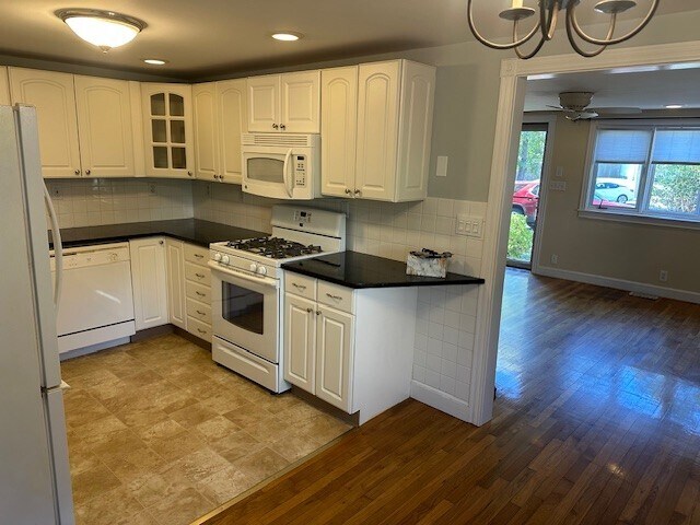 Building Photo - 25 Mountain Rd