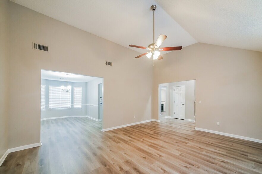 Building Photo - 6926 Silver Grass Ct