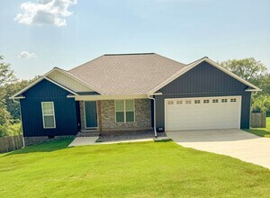 Building Photo - 3 Bed 2 Bath in Jacksonville!
