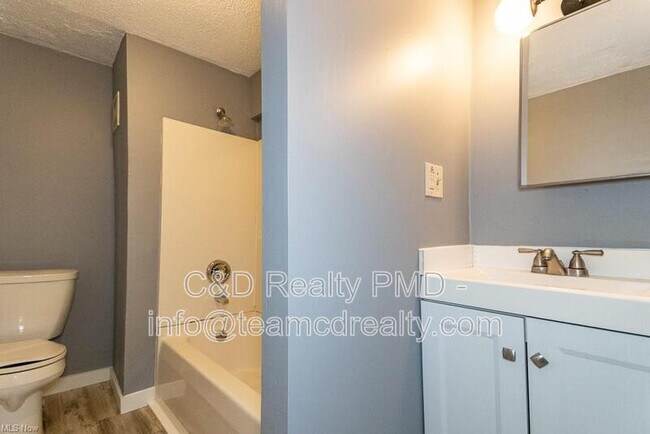 Building Photo - 3724 W 41st St