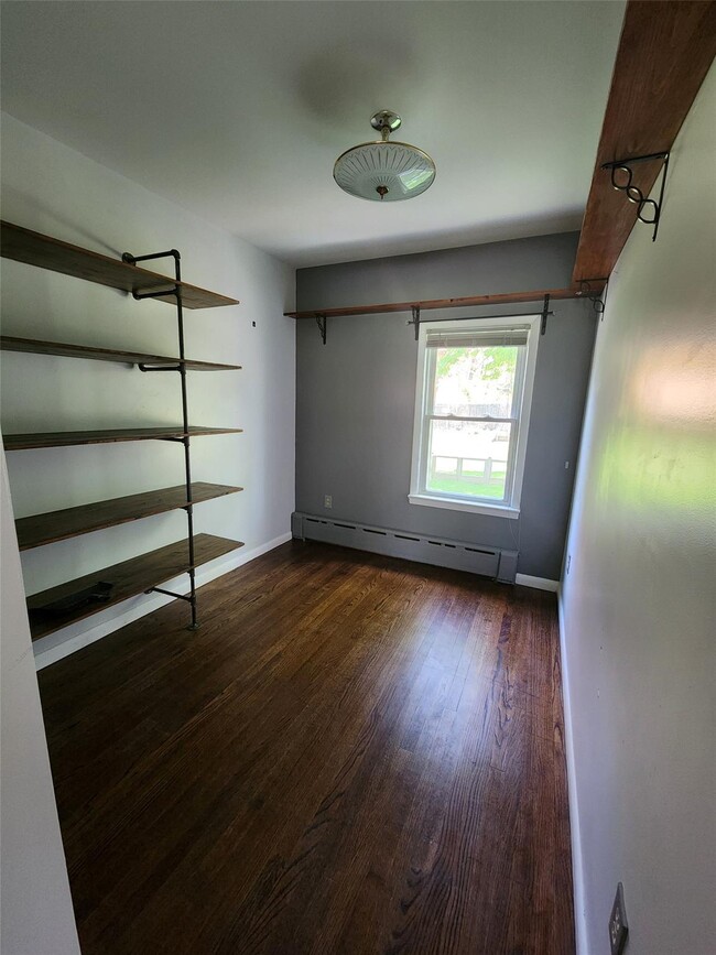 Building Photo - 1208 NY-9G