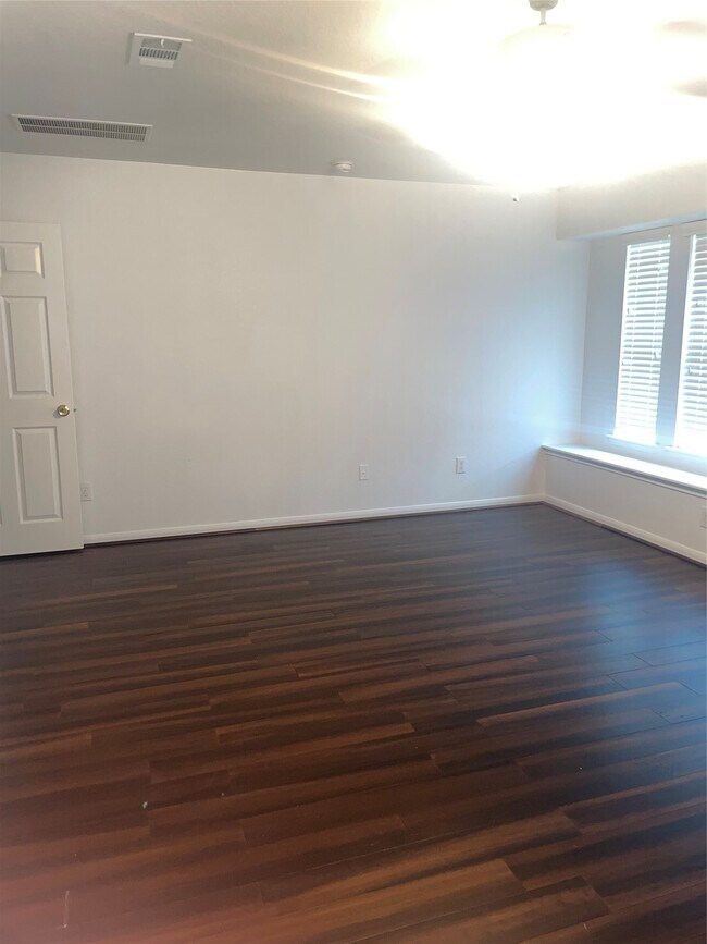 Building Photo - 17934 Royal Gate Ln