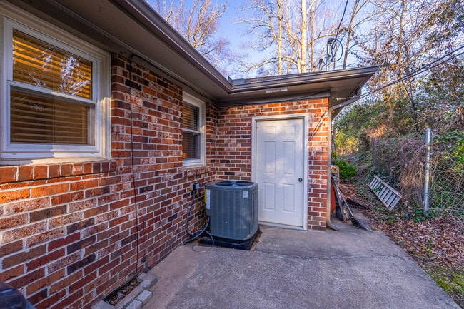Building Photo - 4A Heritage Ct