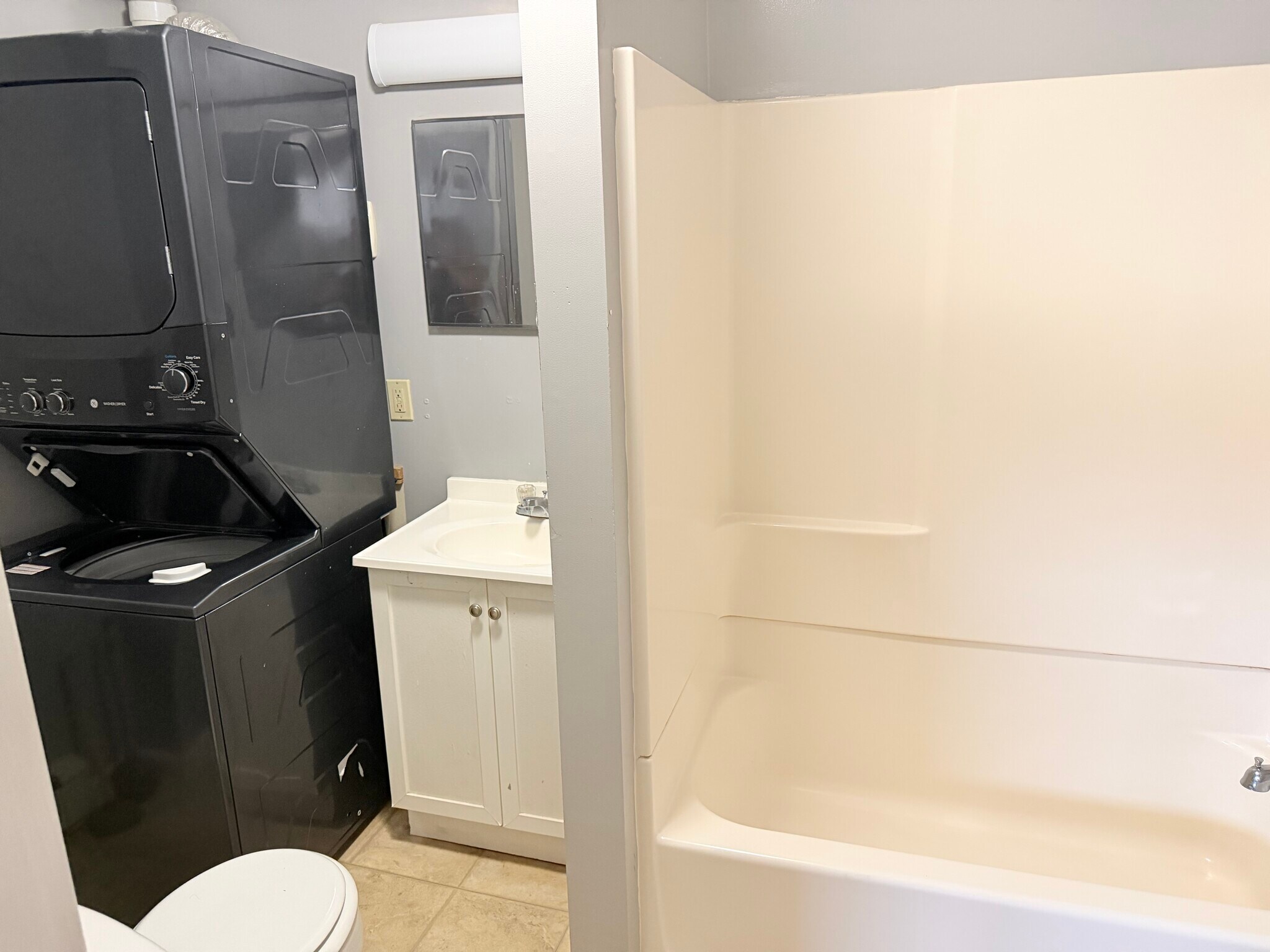 Bathroom/Laundry - 310 E 4th St