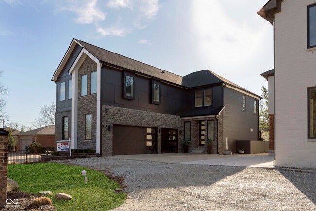 Building Photo - 429 W 86th St