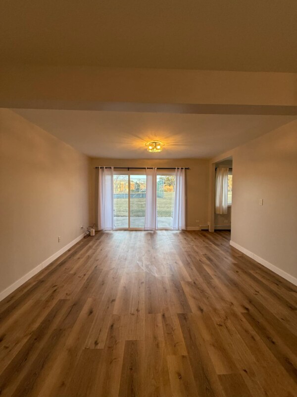 Building Photo - 10365 Dearlove Rd