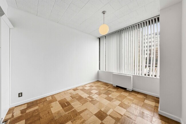 Building Photo - 9060 Palisade Ave