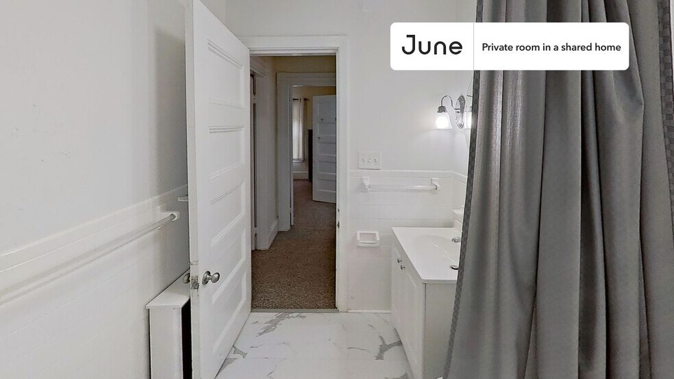 Building Photo - Room in Shared 6 bed/2.5 bath home