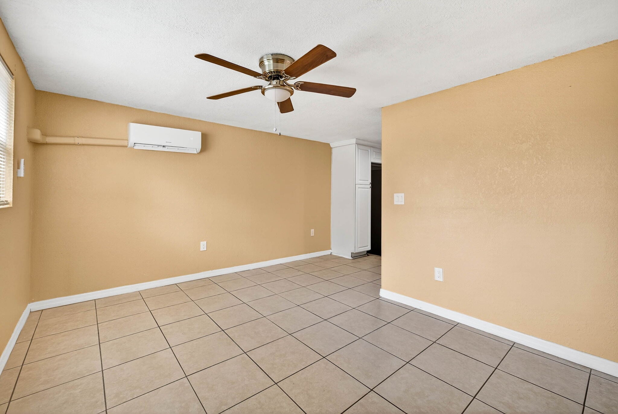 Building Photo - 2146 Ranchita Trail