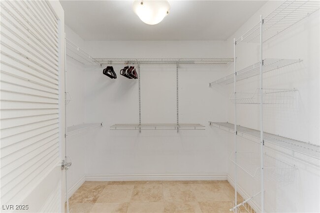 Building Photo - 2121 Rosanna St