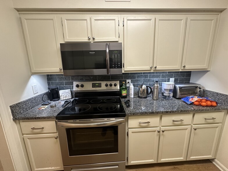 Building Photo - 2118 Acklen Ave