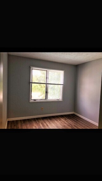 Bedroom B - 1350 S College Mall Rd