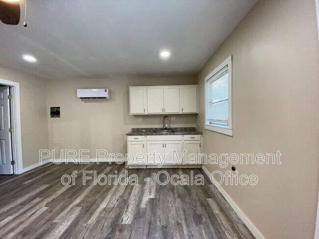 Building Photo - 4211 SW 6th Ave