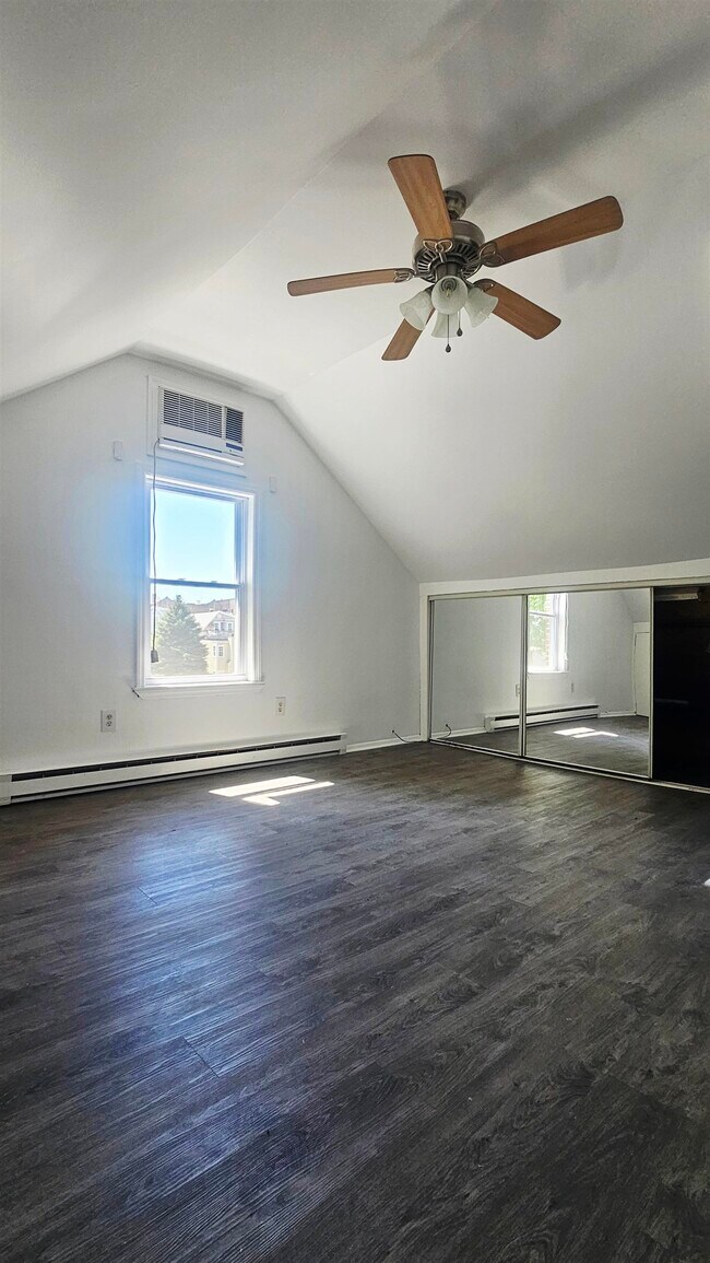 Building Photo - 86 W 34th St.