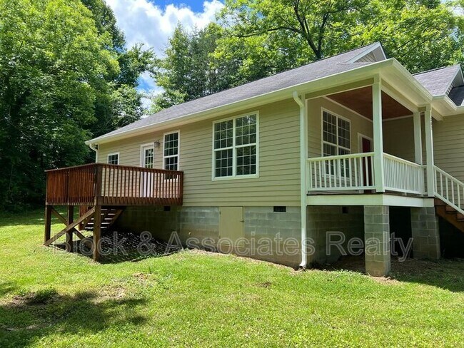 Building Photo - 302 Edward Ct