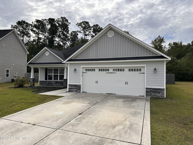 Building Photo - 159 Cavalier Dr
