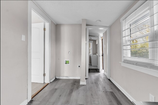 Building Photo - Charming 3-Bedroom/2-Bath Home in Parkway Village|Section 8 Welcome| Available Now!