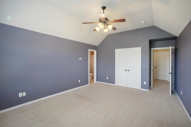 Building Photo - 23919 Via Renata Dr