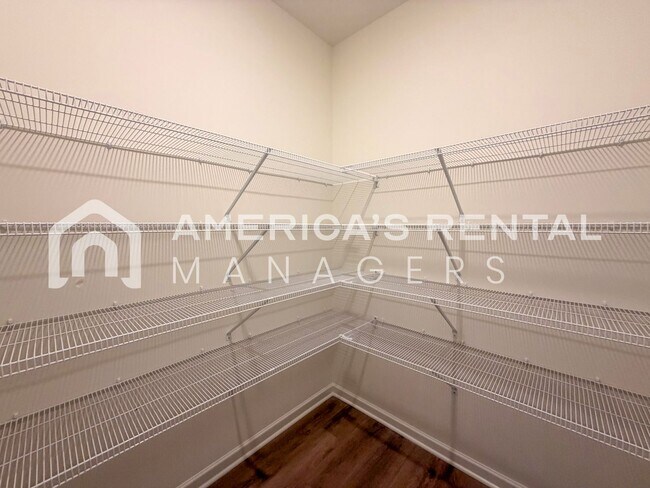 Building Photo - DEPOSIT PENDING!!! - Brand New Three Bedroom Hudson Plan for Rent in Tuscaloosa! Sign a 13-month ...
