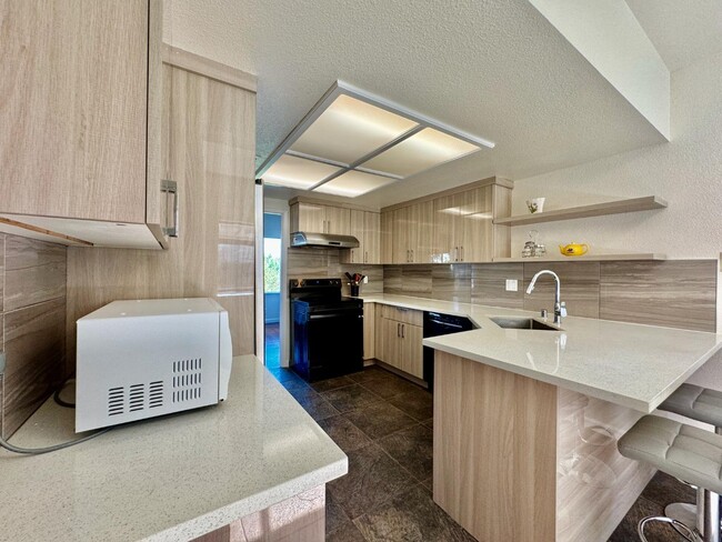 Building Photo - 59 Appian Way