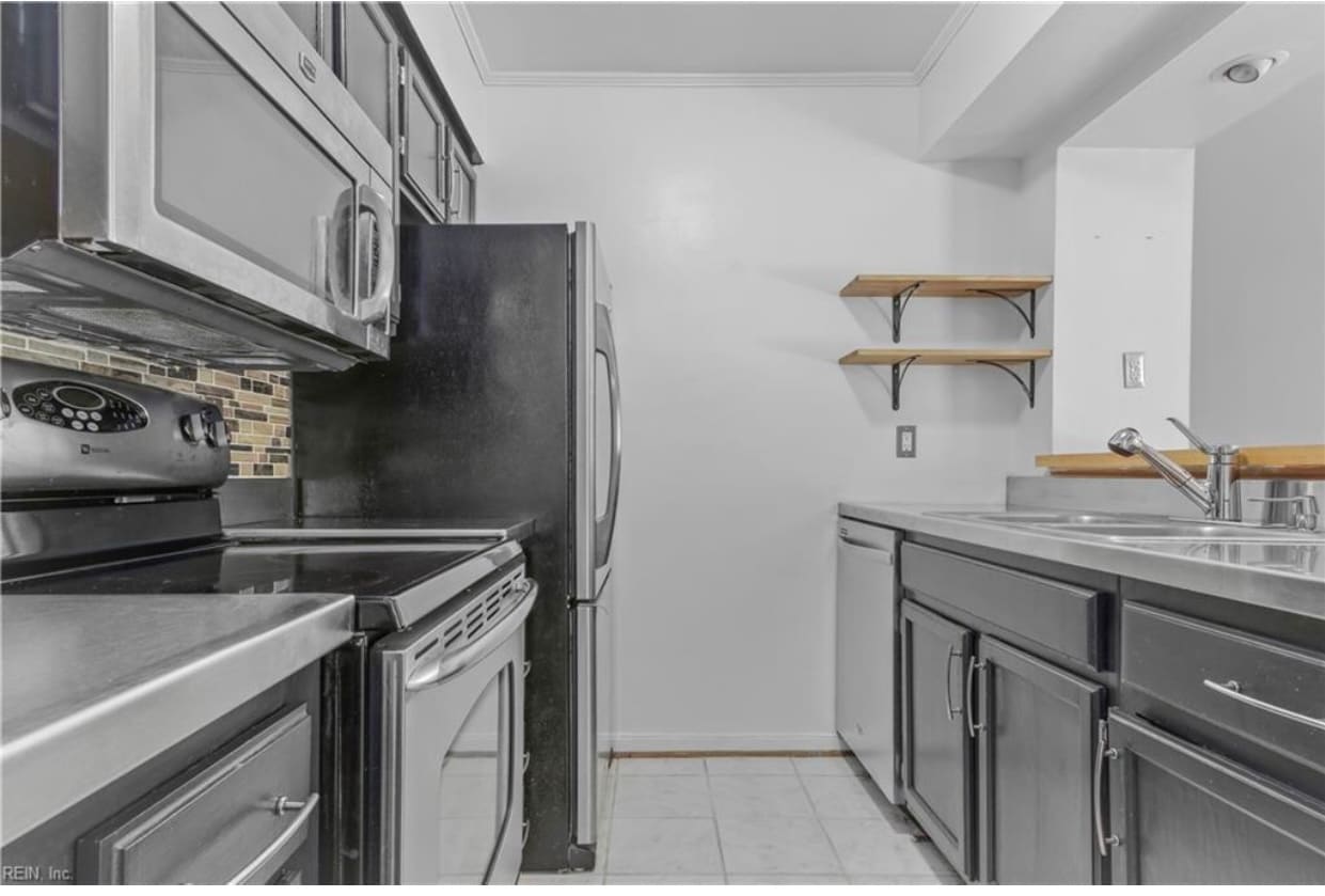 Building Photo - 2513 Reagan Ave