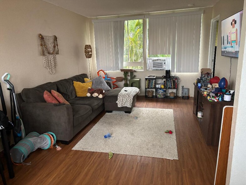 Living Room - 95-644 Hanile St