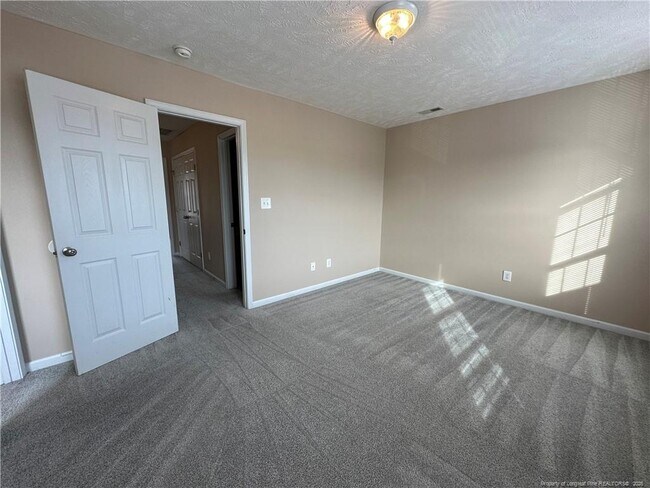 Building Photo - 2120 St Nicholas Dr