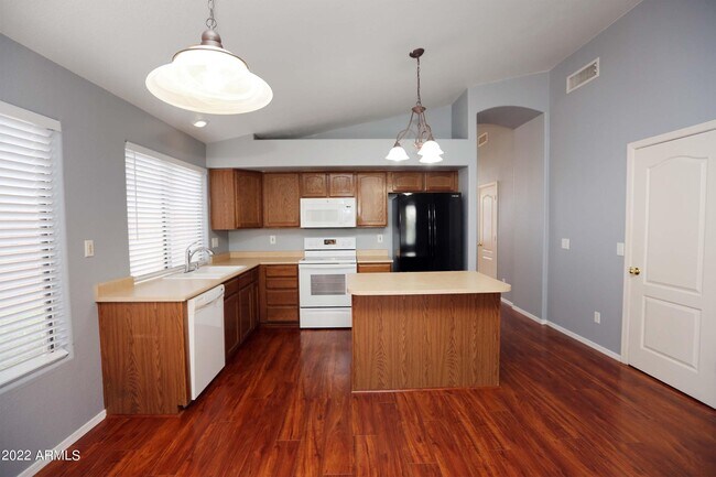 Building Photo - 11217 W Edgemont Ave