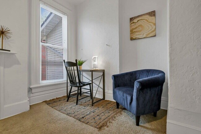 Building Photo - The Artist's Apt. | 2BR | Short North | +Parking