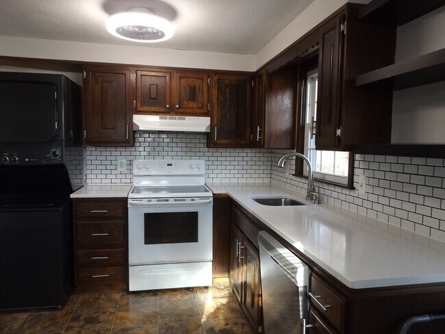 Primary Photo - 28 Greenwich St