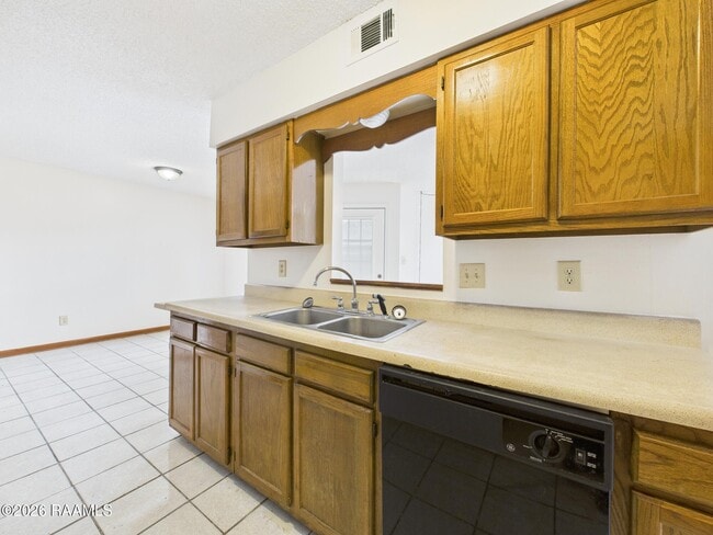 Building Photo - 113 Shekel Dr