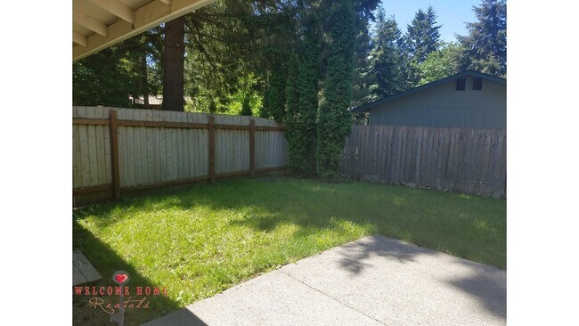 Building Photo - Wonderful rambler in amazing wooded commun...