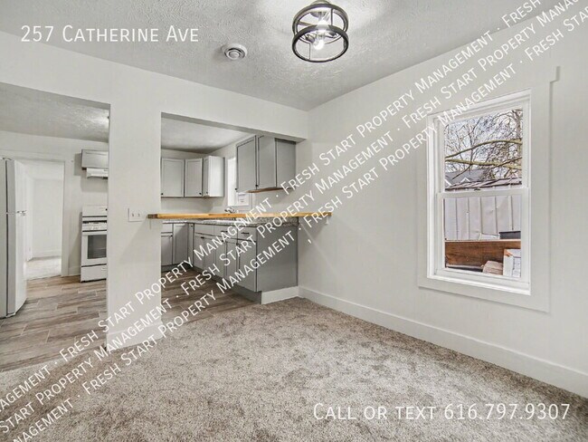 Building Photo - 257 Catherine Ave