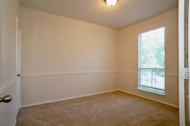Building Photo - 9304 Clearview Dr