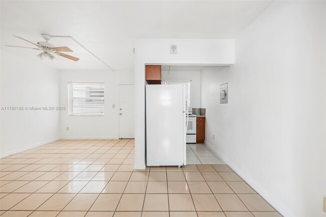 Building Photo - 5730 NW 38th St