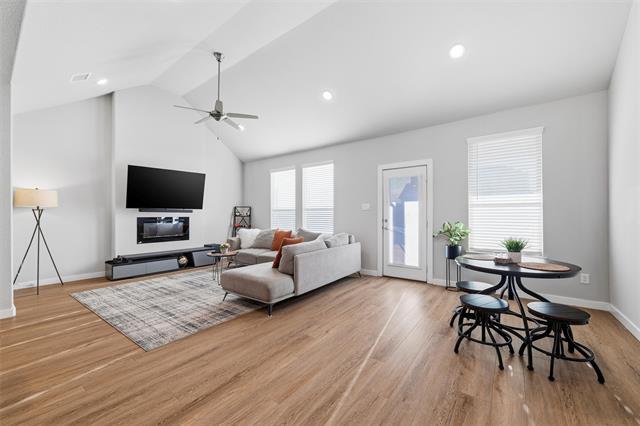 Building Photo - 2417 Mankato Dr