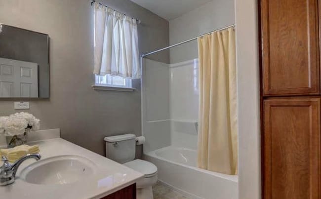 Building Photo - 774 Tennyson Dr