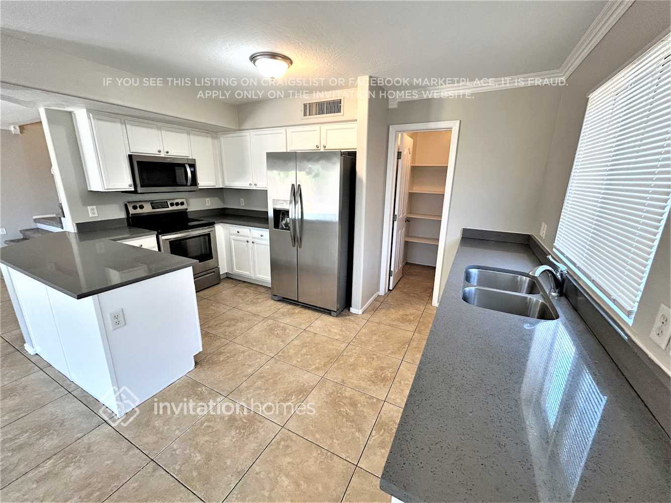 Building Photo - 6975 W Cactus Wren Dr