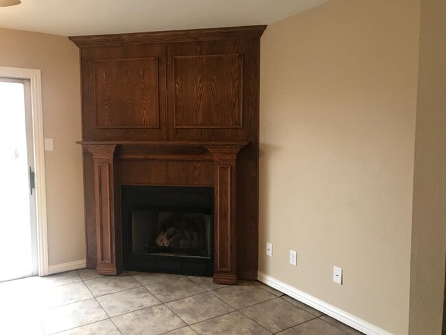 Building Photo - 2043 US-69