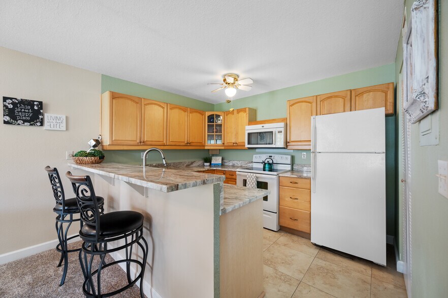 Building Photo - 3301 Crystal Ct E