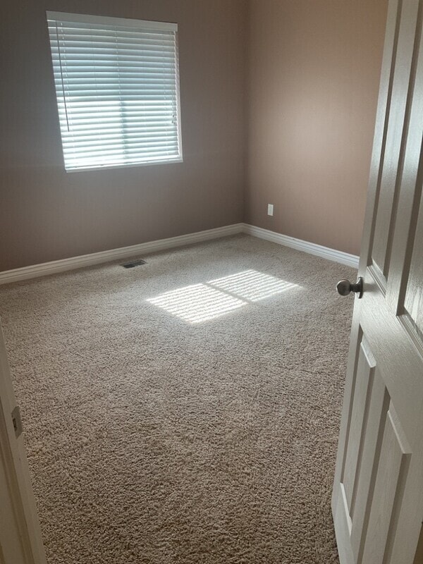 Building Photo - 829 W 350 N