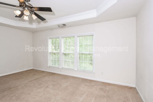 Building Photo - 233 Sumac Tr