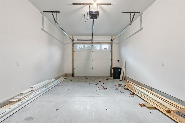 Building Photo - 18 Buttonwood Pl